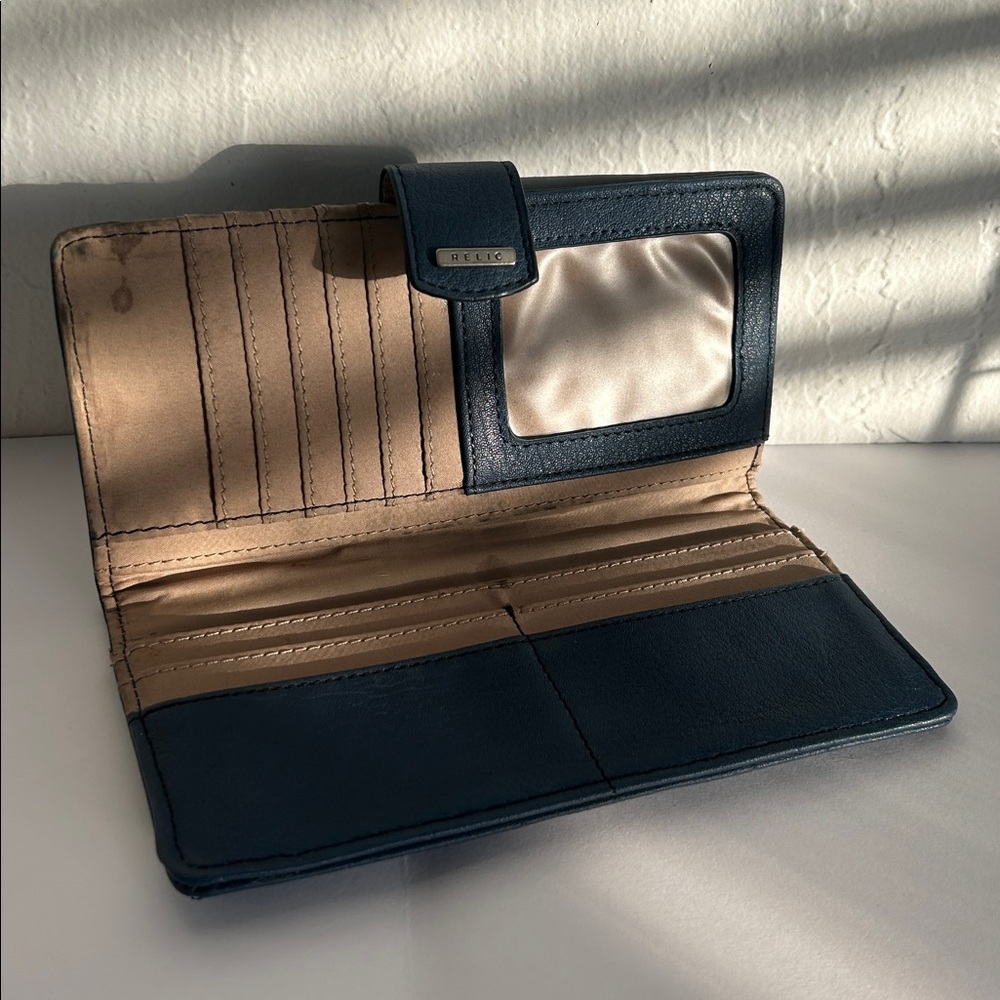 Relic Teal trifold Leather Clutch - Picture 2 of 4